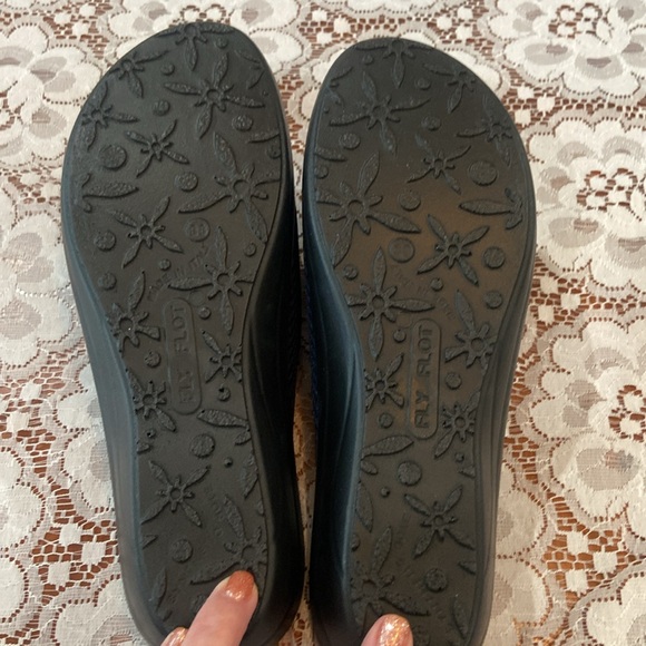 Fly Flot WOMAN'S CLOTH SLIPPER Blue-NWOT- 7.5 - Picture 5 of 6